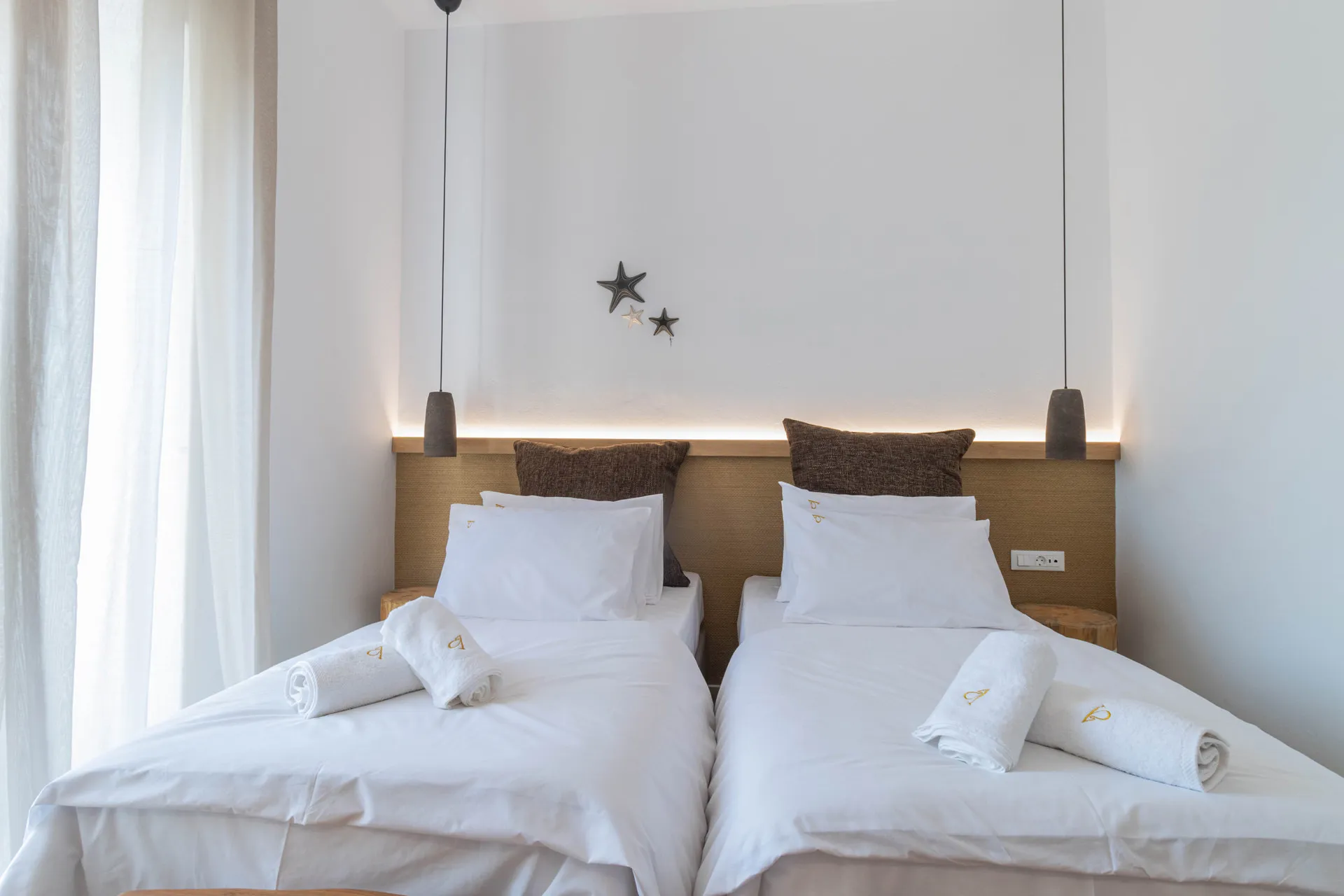 Deluxe room — view 2